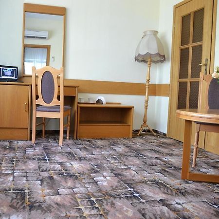Karat Bed & Breakfast Warsaw Exterior photo