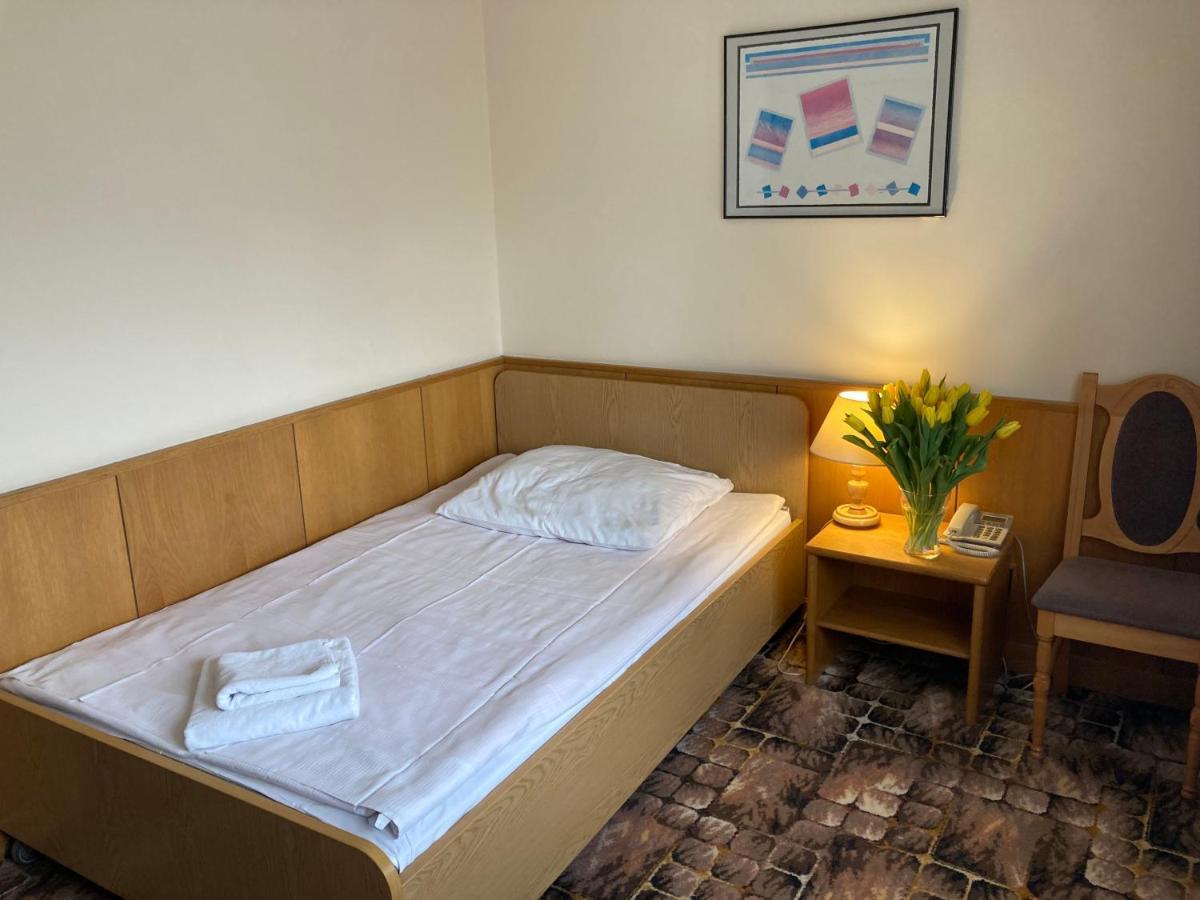 Karat Bed & Breakfast Warsaw Exterior photo
