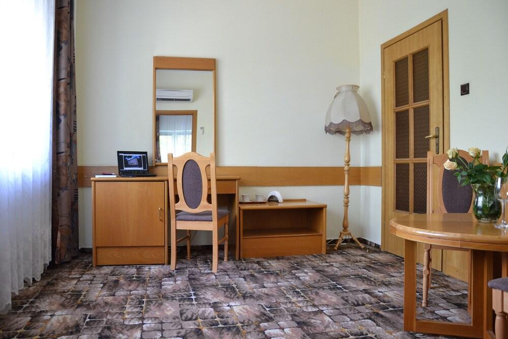 Karat Bed & Breakfast Warsaw Exterior photo