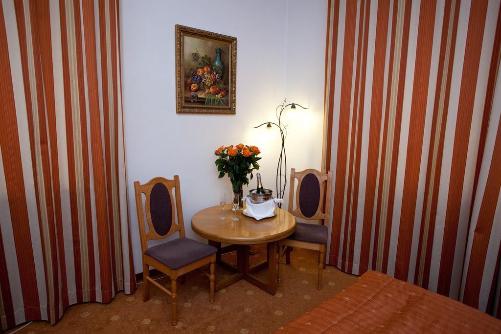 Karat Bed & Breakfast Warsaw Exterior photo