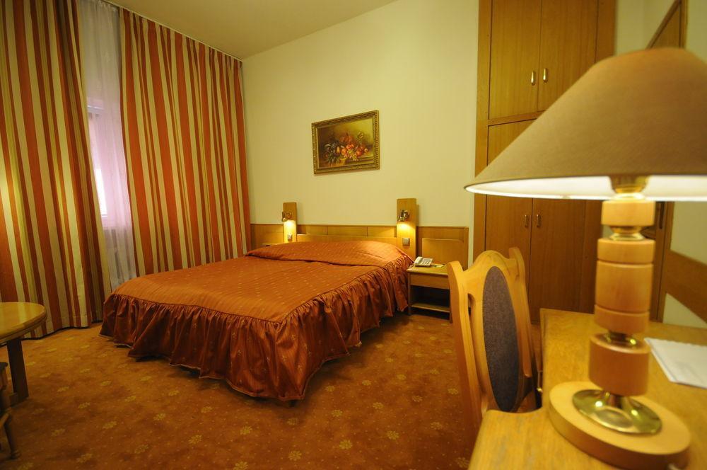 Karat Bed & Breakfast Warsaw Exterior photo